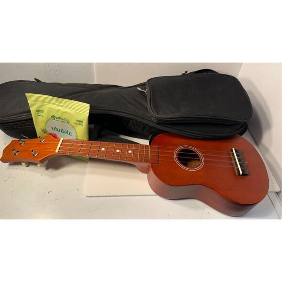 Vintage Silvertone Soprano Ukulele - Brown With Carrying Case Great Condition - Picture 1 of 6
